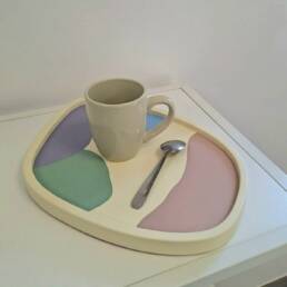 Plateau organique avec marqueterie de cuir